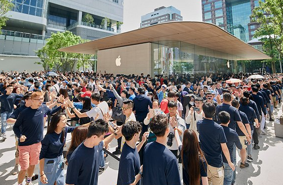 麒麟990|中企扛起抵制大旗！只要买苹果就辞退，绝不让华为“孤军奋战”