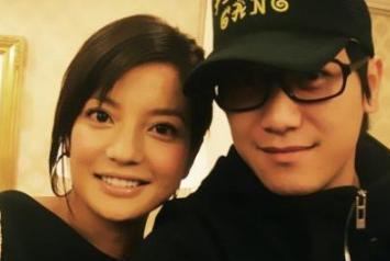 赵薇:赵薇:抛弃同床三年身价120亿小伙,为何嫁二婚带娃的黄有龙?