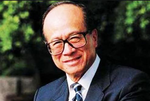 李嘉欣|1990年凌晨，李嘉诚带\情妇\李嘉欣回家，3小时后原配离奇死亡