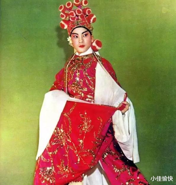 陈宝珠|4岁被名伶收养12岁入行，一年32部电影，部部片酬可买一条街