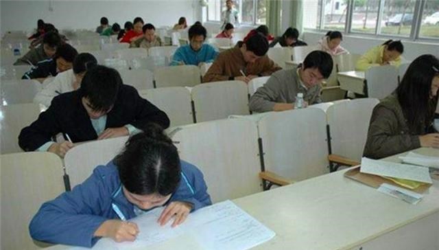 招生|大学专业挂科排行，排行第三的是法学，第一谁也没有想到