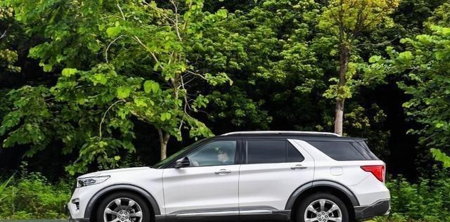 福特探险者|手握40万，开完福特探险者，再换凯迪拉克XT6，差距一目了然！