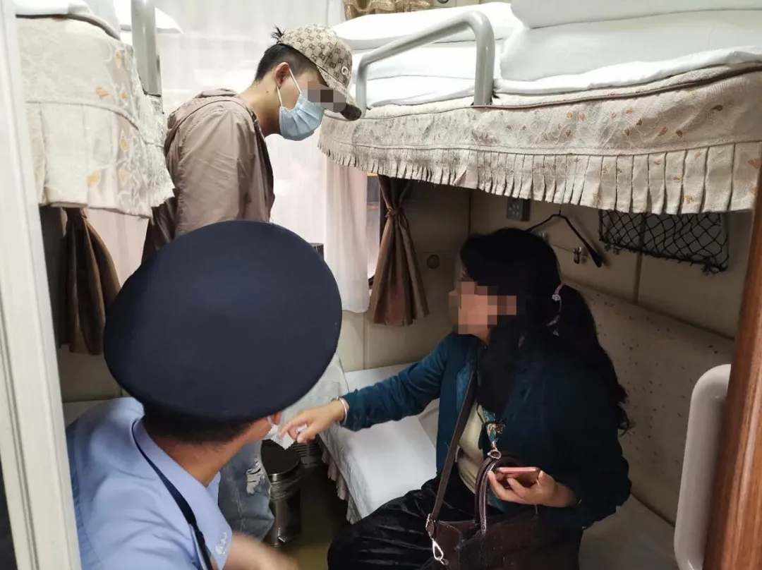 浙样的生活|杭州城站，母亲嚎啕大哭：我找了你4年！儿子丢下一句话转身就跑