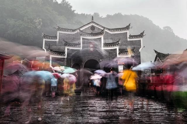 凤凰古城|凤凰古城旅游为何频频招黑？停车费真的很高吗？