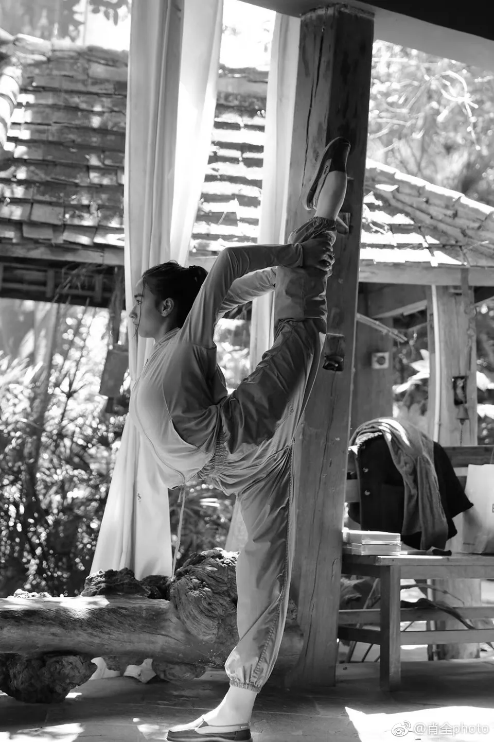 娇兰|不是星二代，她的背景却碾压所有人