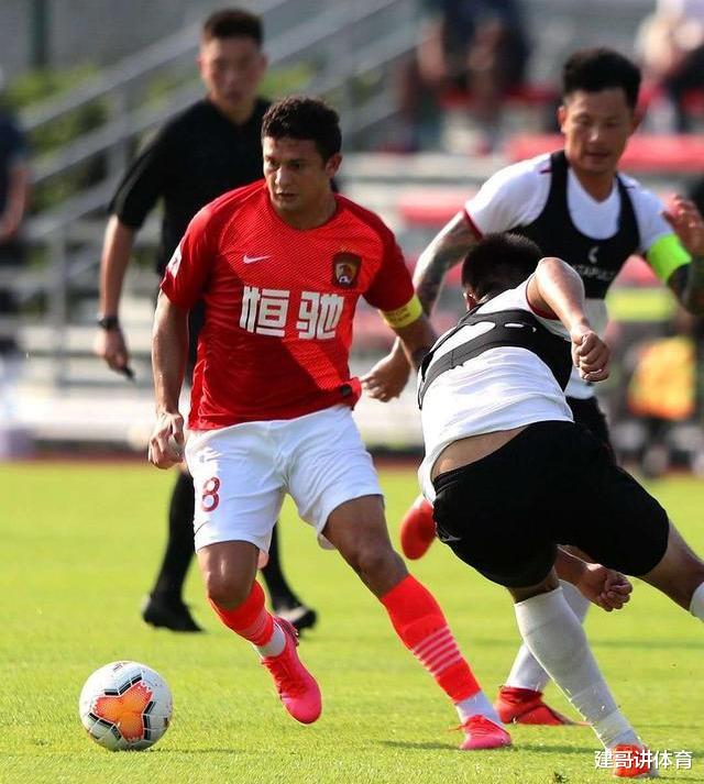 广州恒大■恒大5-0梅州！恒大新队长横空出世，U19小将前锋进球最多闪耀赛场