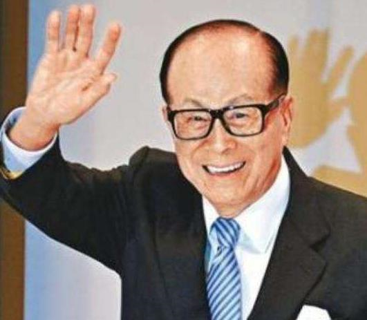 李嘉欣|1989年深夜，李嘉诚将18岁李嘉欣带回家中，3小时后原配离奇死亡