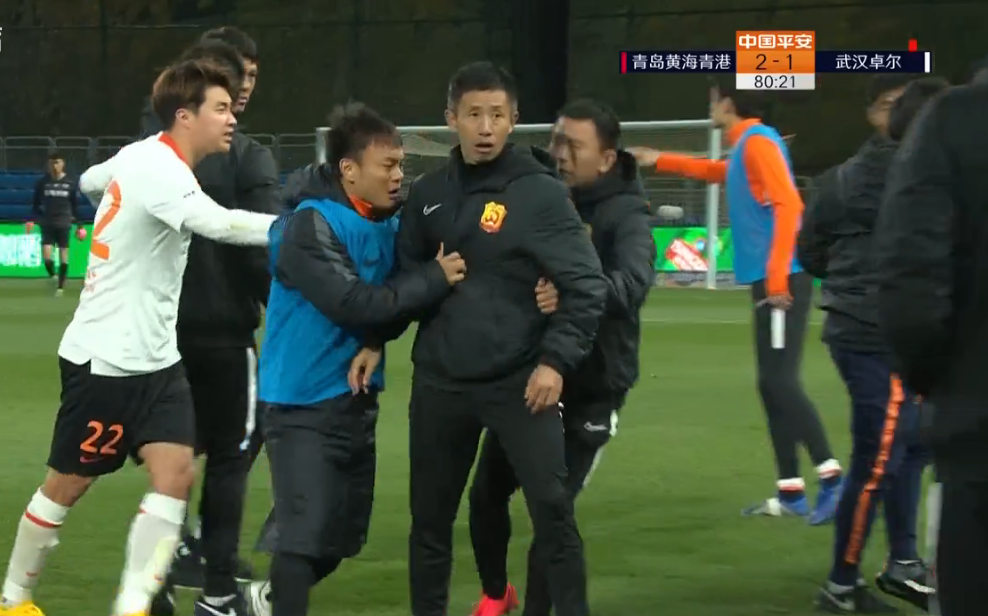 中超|中超又一笑话诞生！拥有四大国脚却在降级边缘，教练还要球员退赛