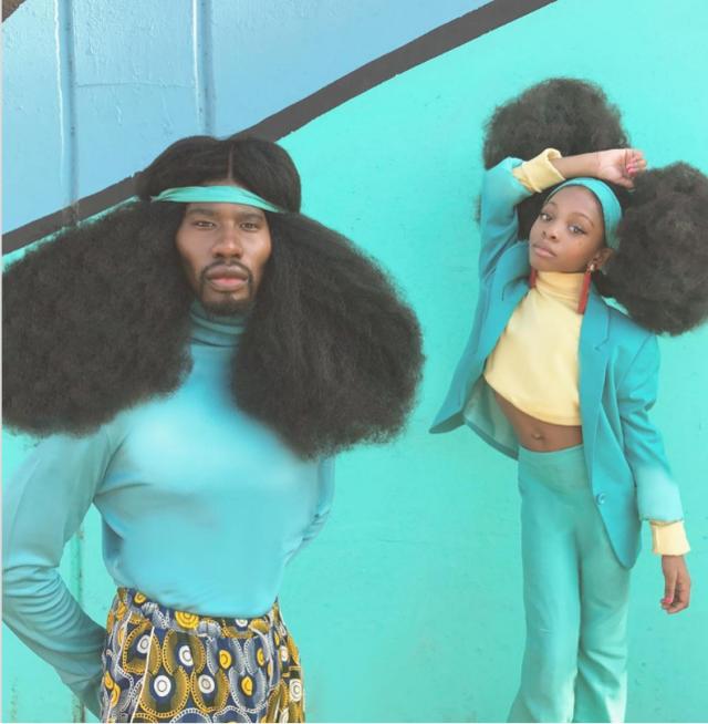 吉尼斯世界纪录@黑人男子靠一头直立的头发吸粉50万，走红后还开创了自己的事业