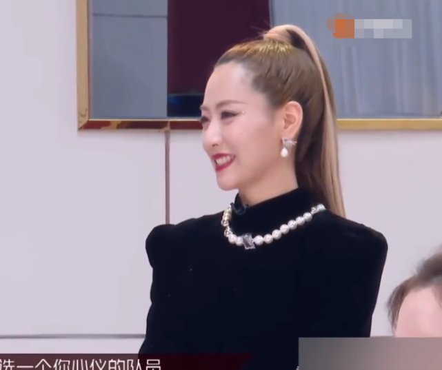 蓝盈莹|三人团选人,白冰把机会给蓝盈莹,却反被冷落,这得有多失望?