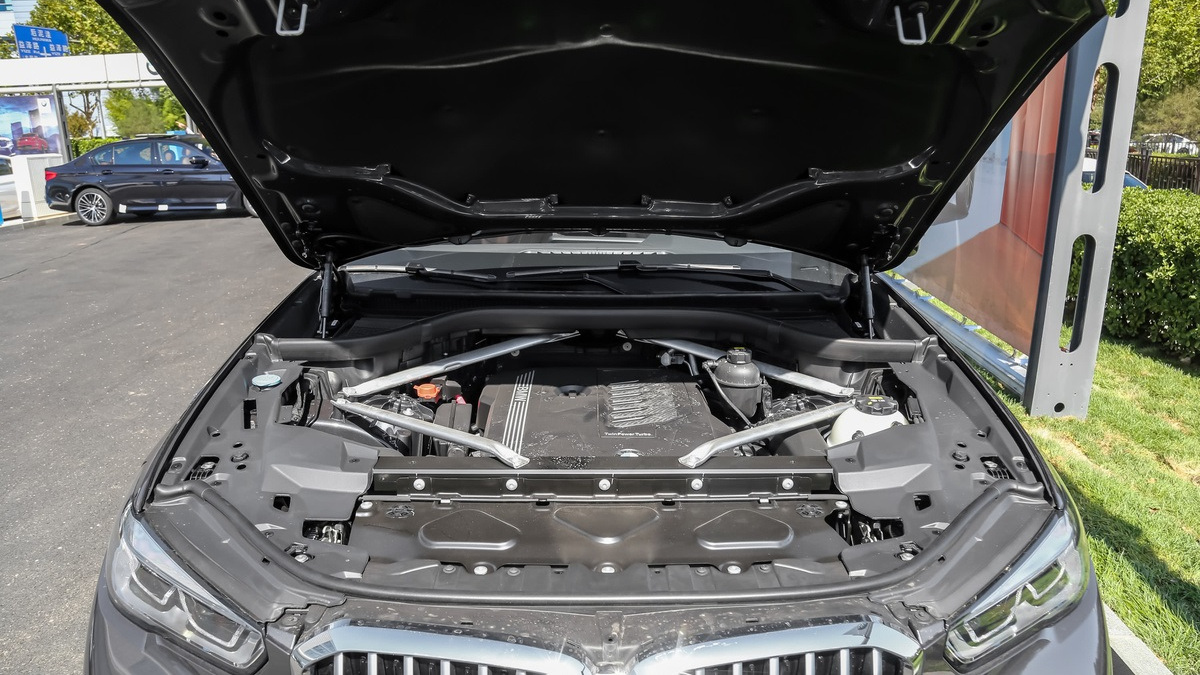 『新车』4年普拉多车主,换了宝马X5,5000公里后,车主:差距不小