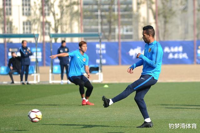 江苏苏宁|昔日潜力股几近荒废，被中超苏宁弃用2年，罪魁祸首仍被球迷记恨