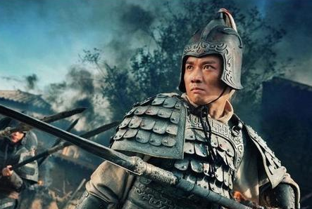 诸葛亮|汉末3大不世名将，曹操刘备各得其一，最强的却顺服了袁绍