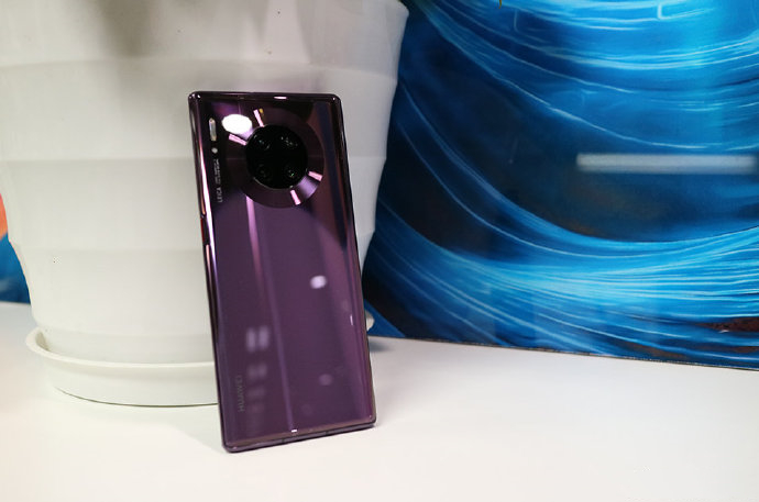 [华为mate30]上市短短8个月，当初被捧上天的华为Mate30Pro，为何突然不火了？