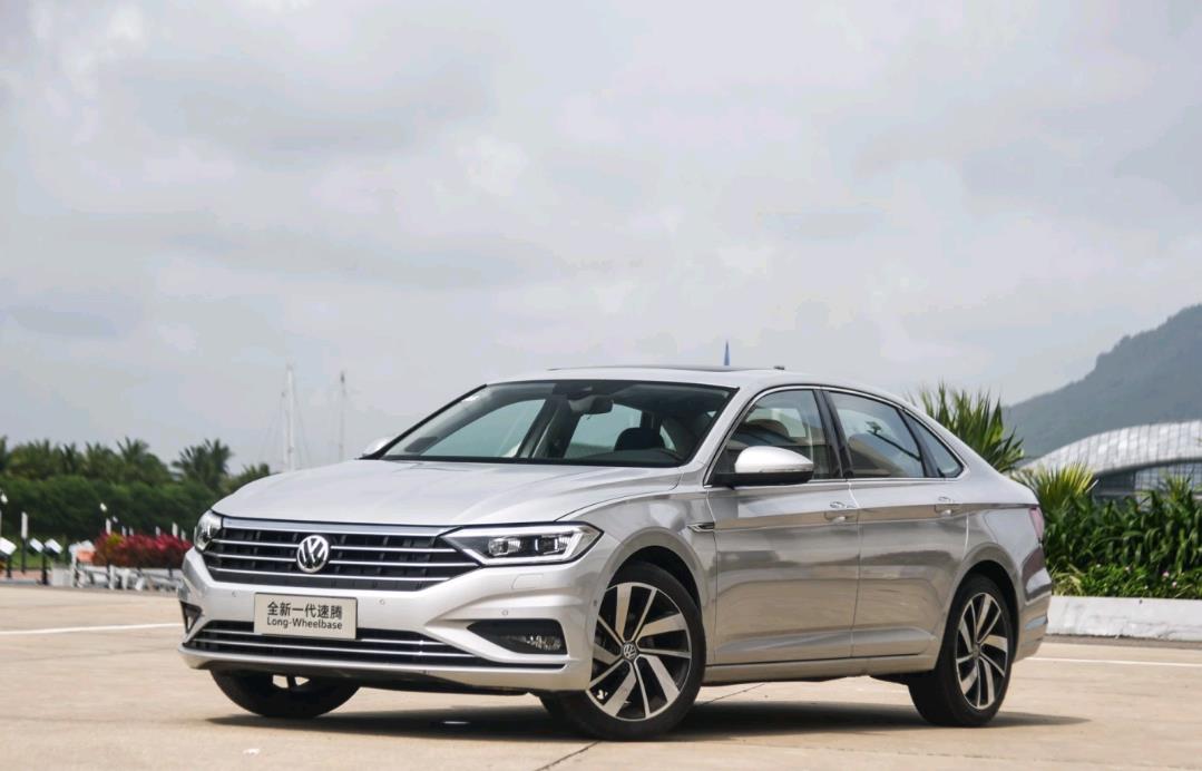 #大众速腾#落地都是15万，大众速腾和思域怎么选？对比后一目了然