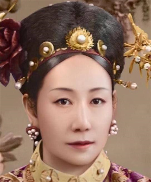 慈禧太后|慈禧18岁的容貌能还原？专家用AI复原后，网友表示：堪称绝世佳人