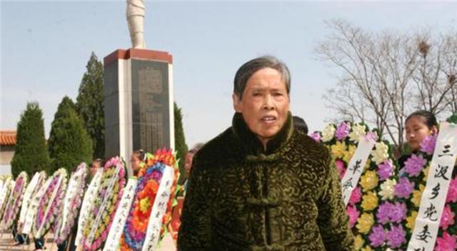 臆说古史|北京女子收拾养父遗物，意外发现一封血书：原来亲生父母是大英雄