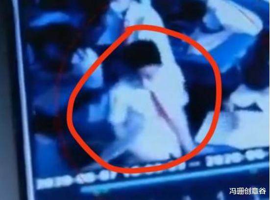 【女孩】六年级女孩成绩公布当天跳楼,监控还原教室情况,家长:怪班主任