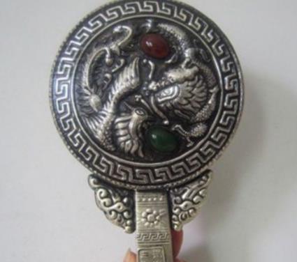 『』杀人魔镜之谜:250多年里,“魔镜”共计杀死了38个人