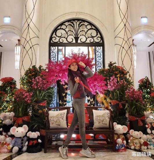 莫文蔚|莫文蔚德国豪宅无意泄露！装潢堪比城堡，50岁却活得像公主