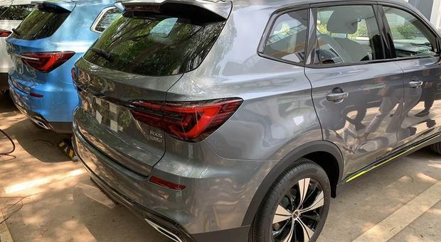 「荣威RX5」最懂国人心的精品SUV，焕新logo，拥有30万气场却不足13万，要火