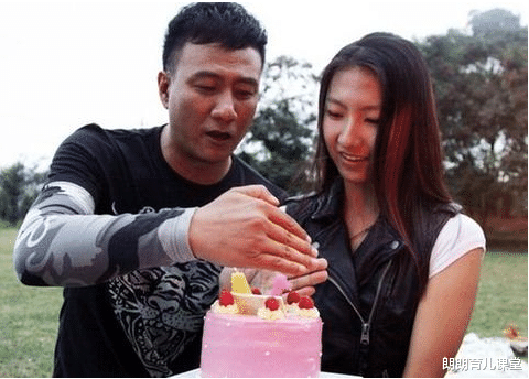 胡军|有种“发育过猛”叫胡军女儿，身高185堪比超模，难怪不愿意公开