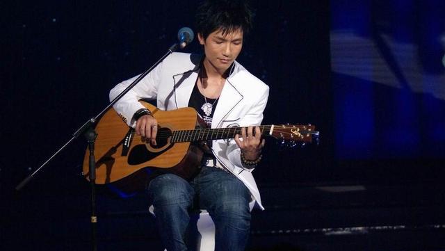 吴莫愁|从1.3亿代言费到县城卖唱，“消失”2年的吴莫愁，到底得罪了谁？