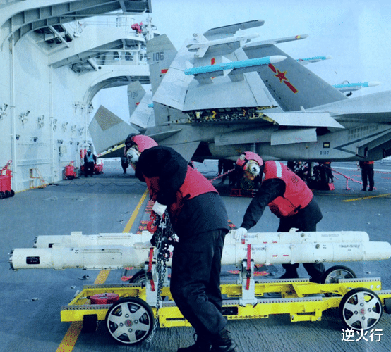 【歼-10】飞机的折叠机翼太有意思了!还是美国最会折叠,堪称变形金刚