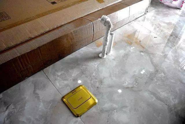 |240㎡复式楼做婚房,我家楼梯间设计不见人夸,都说小区独一个