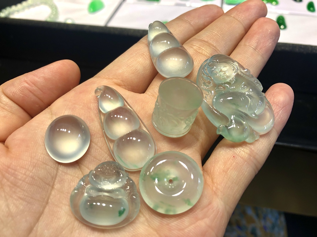 翡翠|佛要金装，翡翠要这样镶 | 逢兴玉器