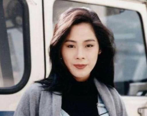 关淑怡|她是歌坛天后，因生下活佛的孩子被封杀，今53岁落魄到流落街头
