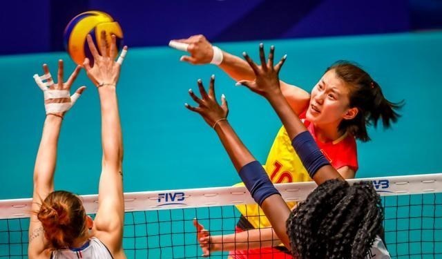 天津女排@12冠王阵容有变，中国女排或迎重量级自由人，接应位置或有惊喜