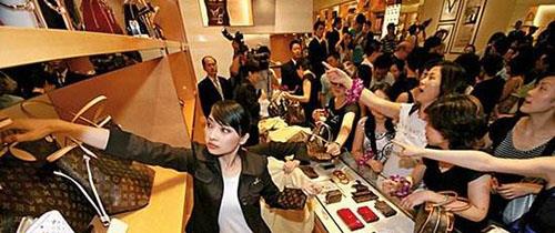 人民币：美国还能“自信”多久？“猖狂”过后要付出“代价”，危机四伏？