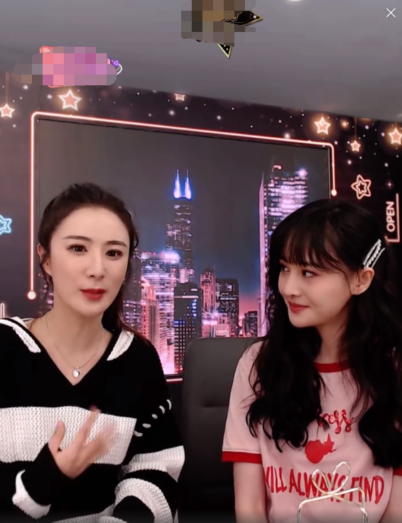 【郑爽】郑爽去薇娅直播间，“网红滤镜”下的五官，颜值打脸“粉丝”