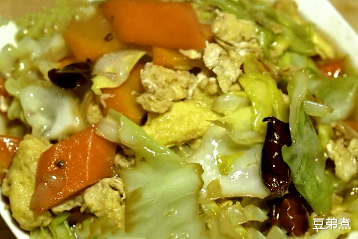 包菜|天冷了，吃红薯土豆不如吃它，隔三差五吃一回，增强免疫力还滋补