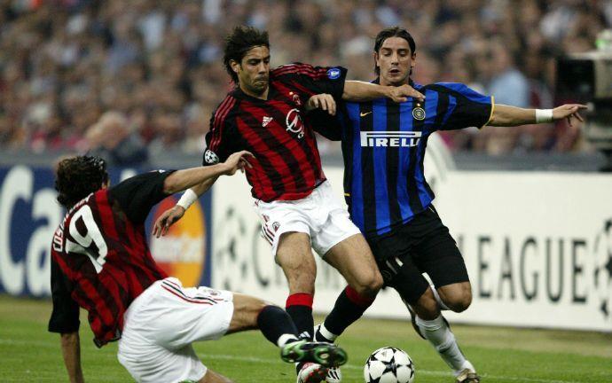 中超■17年前首次欧冠米兰德比AC米兰闷平国米，当时球星你能认出几个？