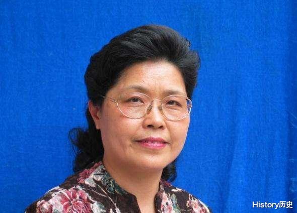 清华大学|她是清华历史系副主任，发明了“常凯申”一词，后被骗1760万