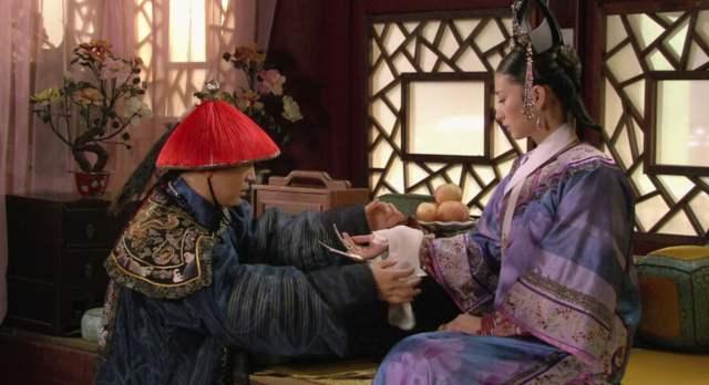 沈眉庄|甄嬛传:难怪沈眉庄靠只镯子就能复宠,你看她当天穿了啥?