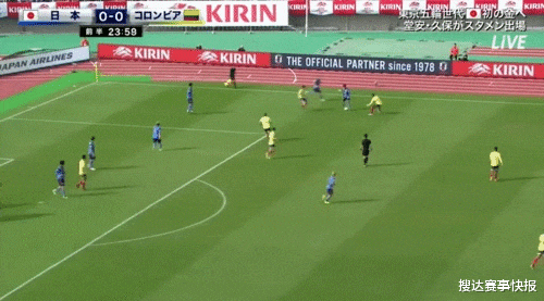 ：队友赞日本天才：能在皇马立足！训练中秀插花脚，小技术令人羡慕