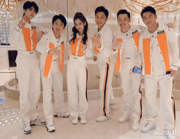 [杨幂]杨幂问杨颖，为何不推荐我当《跑男》常驻MC，她的回复够笑三天