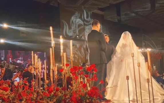 『中国好声音』被《中国好声音》淘汰,却转身成为爱奇艺总裁夫人,女王后来怎样