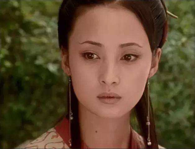 「短发」你以为高颜值就能剪短发？看看蒋勤勤的新造型，是不是踩“坑”了？