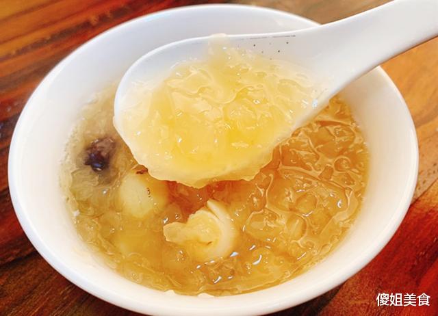 银耳|三伏天，聪明女人拿它当饮料，每天喝一碗，消暑养颜不怕热