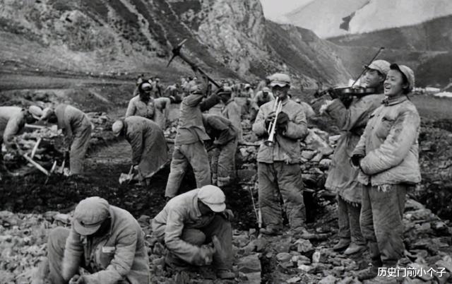 开国元勋|开国上将派人用茅台洗脚，毛主席得知不怒反喜：你真是个天才