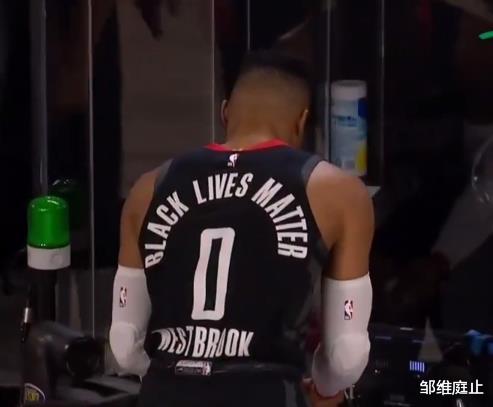 雷霆队|时代变了！火箭队不投三分玩突破，打懵雷霆队，这就是威少的作用