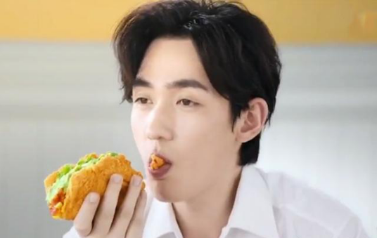 朱一龙|娱乐圈禁忌：减肥别粉朱一龙，别和邓超合影，综艺别请赵丽颖