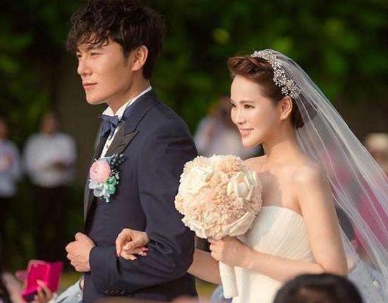 「伊能静」秦昊伊能静早有缘分？买的第一张唱片是伊能静的？没想到会在一起