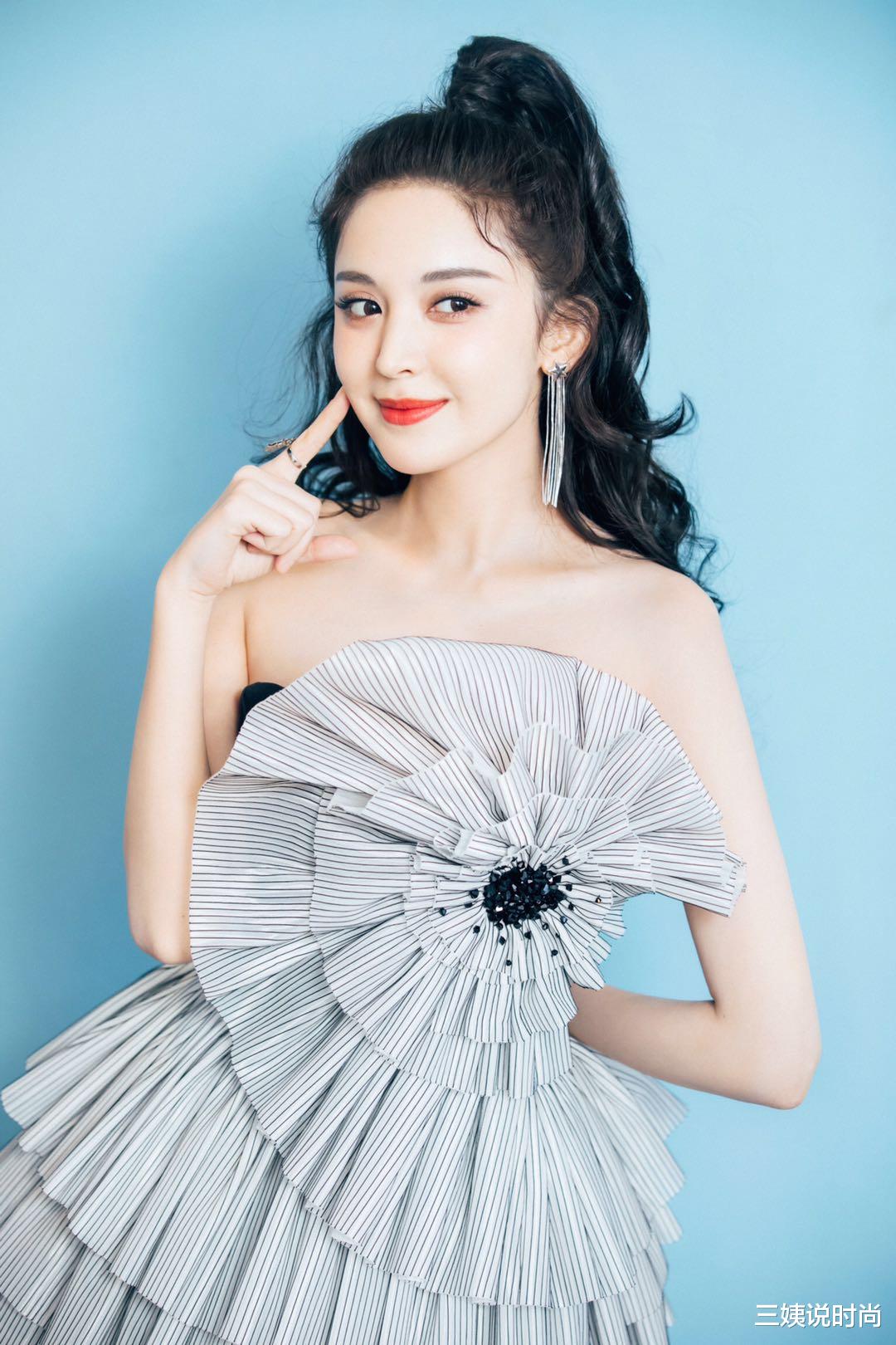 「古力娜扎」学古力娜扎造型，美到闪闪发光，花朵蛋糕设计成为亮点