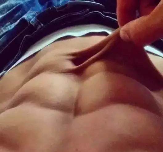 血糖■体脂率低于10%的腹肌，你自己感受下，太过瘾了!