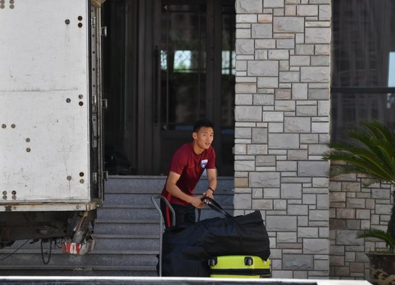 「中超」天海16名球员被中超瓜分，仅剩1人无球队询价，只因做错一件事